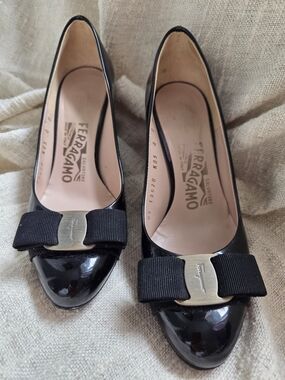 Salvatore Ferragamo Black Patent Vara Bow Pumps